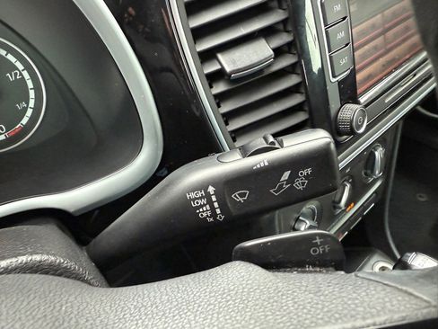 Used 2015 Volkswagen Beetle TDI image 26