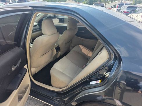 Used 2014 Toyota Camry LE FWD image 7