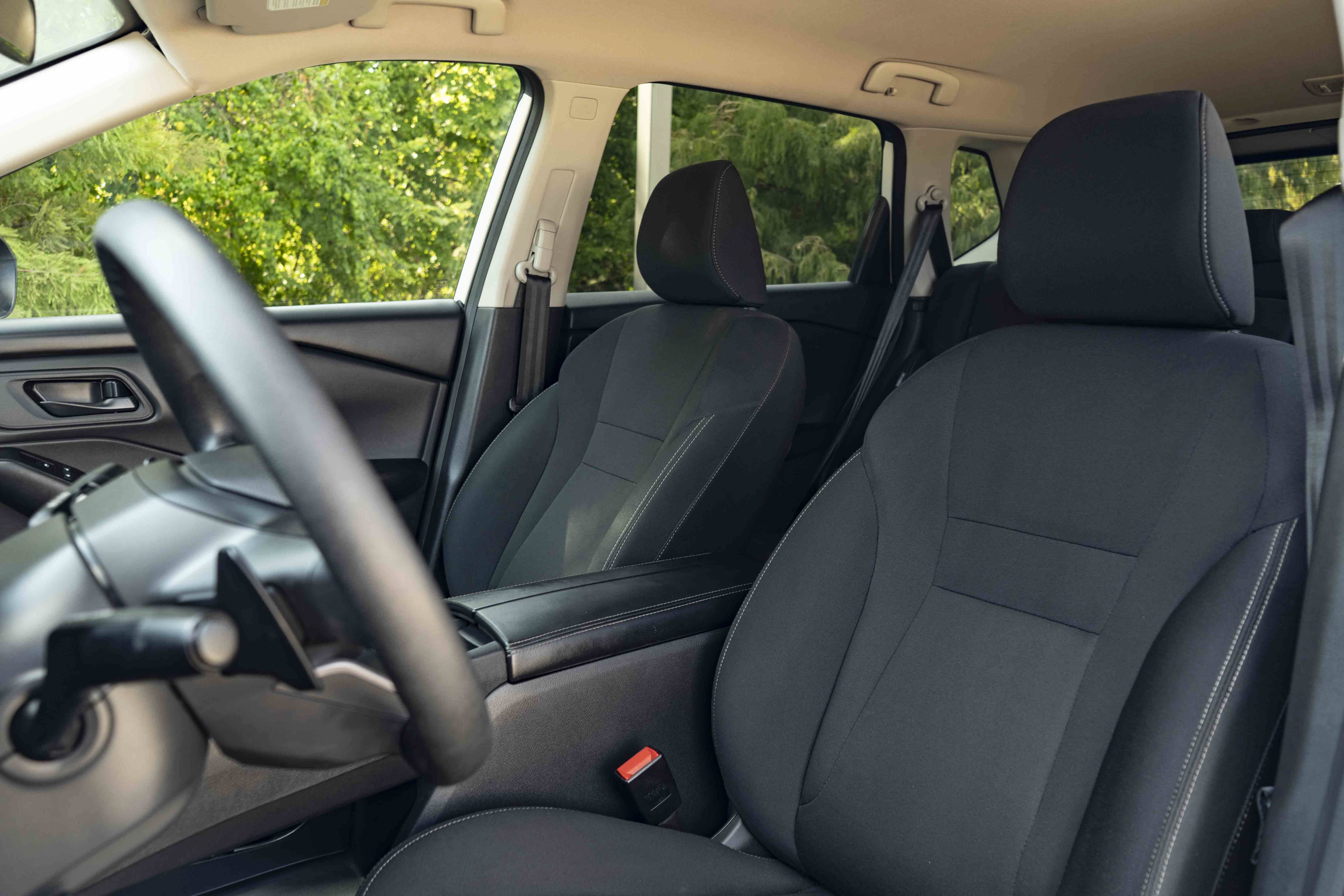 Used 2025 Nissan Rogue S FWD image 16