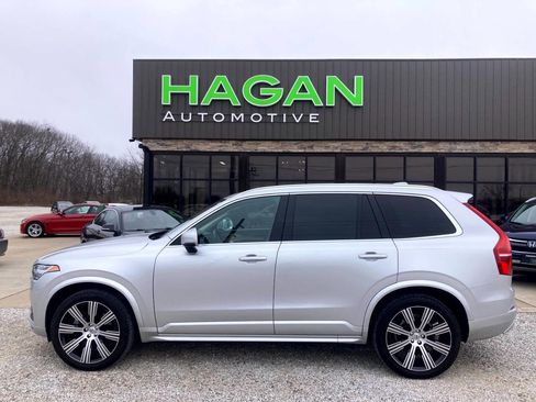 Used 2022 Volvo XC90 T6 Momentum w/ Climate Package image 1