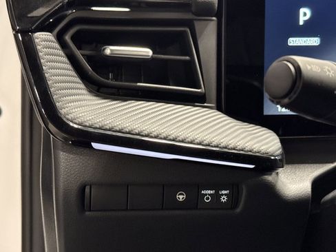 New 2025 Nissan Kicks SR w/ Illumination Package image 17