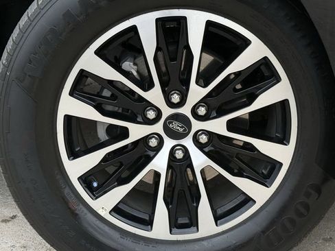 Used 2025 Ford Expedition Max Platinum image 12