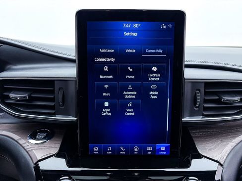 Used 2021 Ford Explorer Platinum w/ Equipment Group 601A AWD/4WD image 26