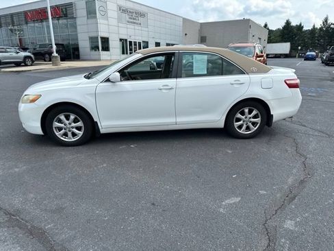 Used 2008 Toyota Camry LE FWD image 4