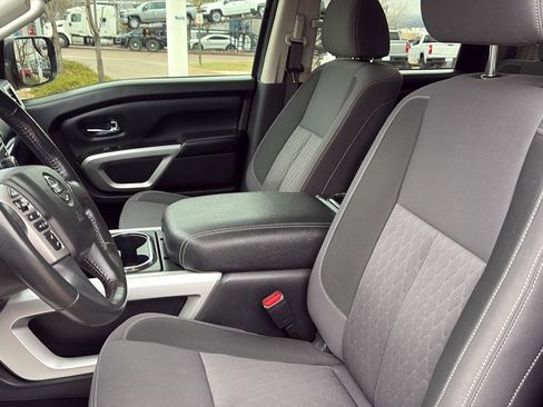 Used 2020 Nissan Titan SV w/ SV Convenience Package image 11