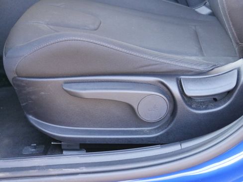 Used 2023 Hyundai Elantra SEL w/ Convenience Package image 13