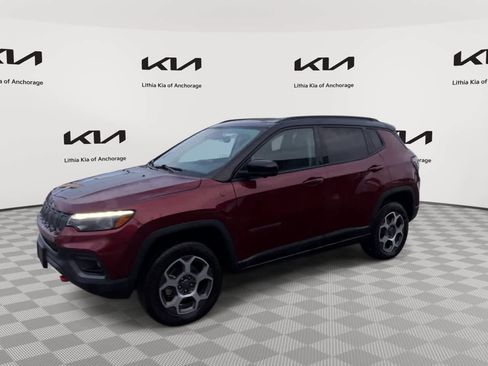 Used 2022 Jeep Compass Trailhawk w/ Trailhawk Elite Group image 4