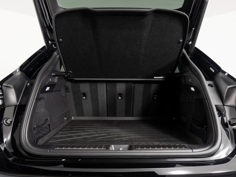 New 2025 Porsche Macan 4 Electric image 16