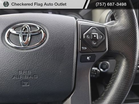 Used 2016 Toyota Tacoma TRD Sport image 26