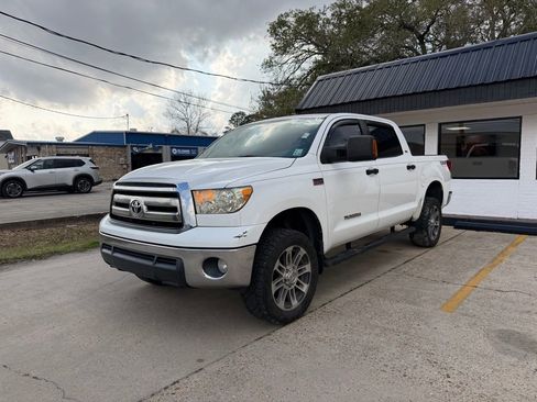 Used 2013 Toyota Tundra 2WD CrewMax w/ SR5 Pkg image 3