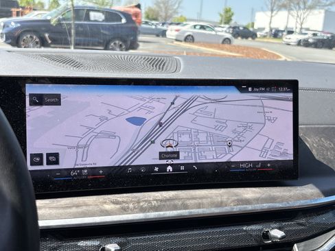 Used 2024 BMW X5 sDrive40i w/ Premium Package image 25