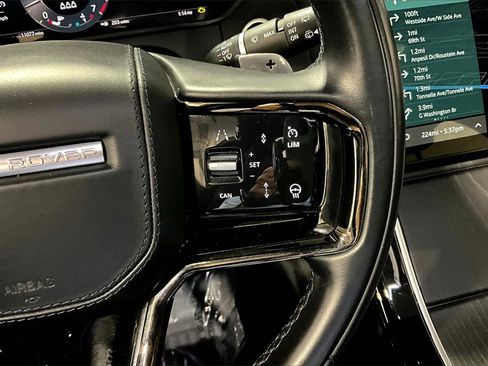 Used 2025 Land Rover Range Rover Velar Dynamic SE image 12