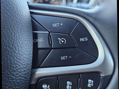 Used 2021 Jeep Compass Latitude w/ Driver Assistance Group image 17