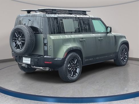 New 2026 Land Rover Defender 110 X-Dynamic SE image 5