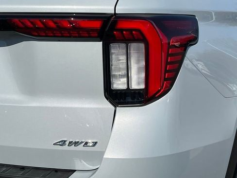 Used 2026 Ford Explorer Active w/ Active Comfort Package image 7