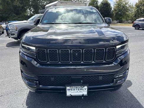 Used 2024 Jeep Wagoneer Series II w/ Convenience Group I AWD/4WD image 8