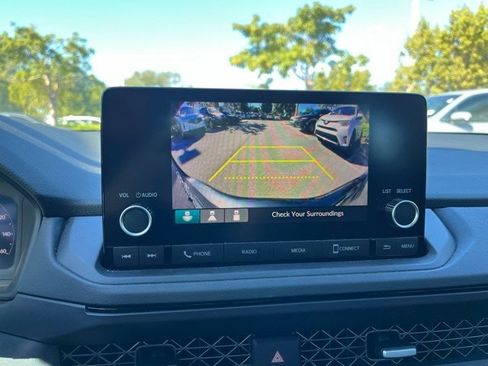 Used 2023 Honda Accord EX image 8