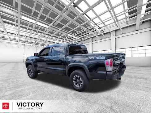 Used 2021 Toyota Tacoma TRD Off-Road w/ TRD Premium Off Road Package AWD/4WD image 4