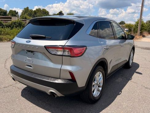 Used 2022 Ford Escape SE FWD image 6