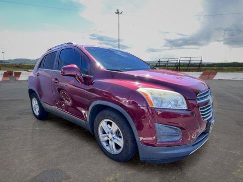 Used 2016 Chevrolet Trax LT w/ LT Convenience Package FWD image 2