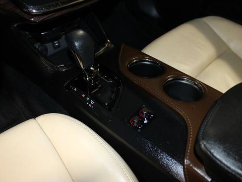 Used 2013 Toyota Avalon XLE Premium FWD image 20