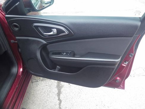 Used 2015 Chrysler 200 Limited w/ Convenience Group FWD image 19