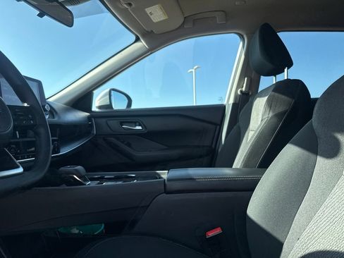 Certified 2024 Nissan Rogue SV FWD image 39