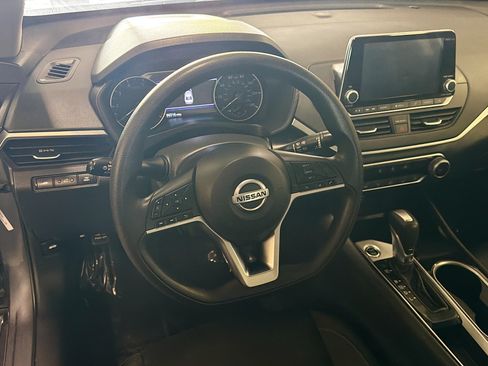 Used 2021 Nissan Altima 2.5 SV FWD image 18