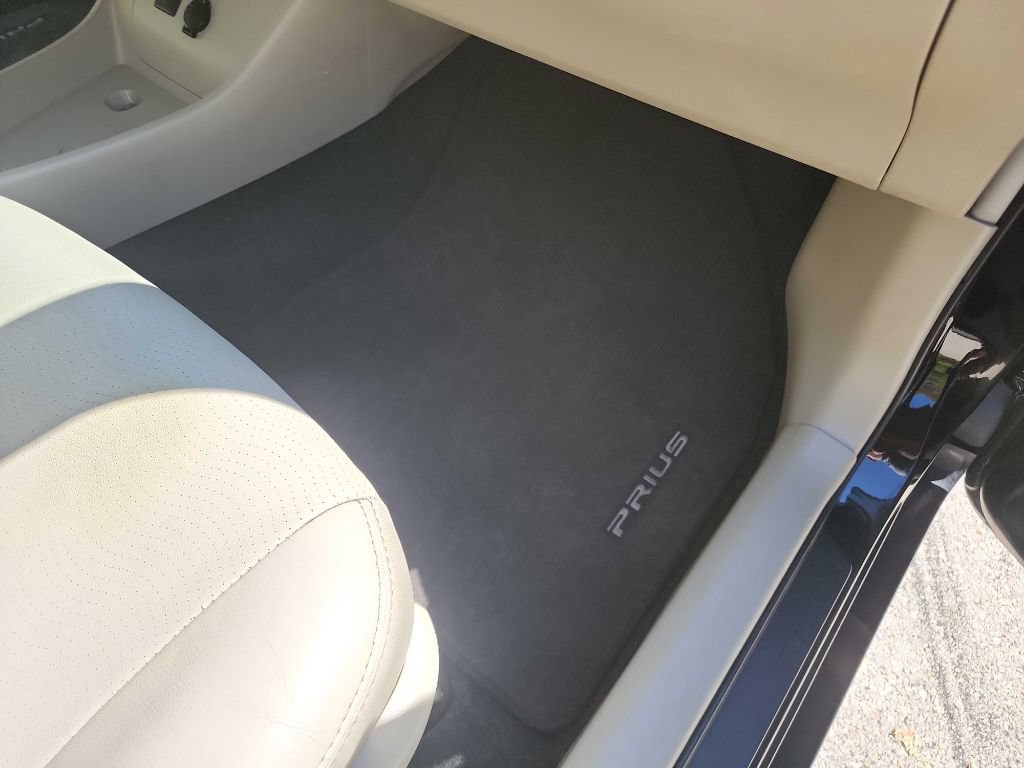 Used 2012 Toyota Prius Three FWD image 31