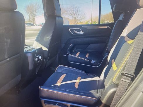 Used 2024 GMC Yukon AT4 w/ Technology Package image 15