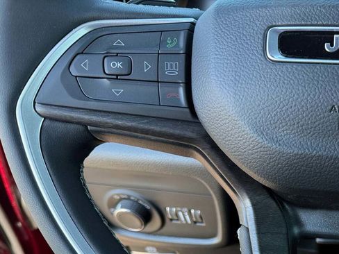 New 2026 Jeep Grand Cherokee Altitude image 38