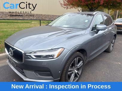 Used 2019 Volvo XC60 T5 Momentum w/ Multimedia Package