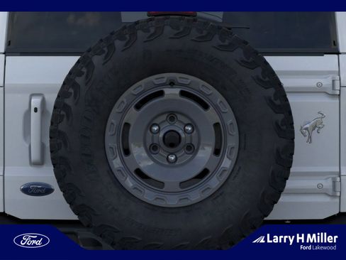 New 2025 Ford Bronco Outer Banks w/ Sasquatch Package AWD/4WD image 24