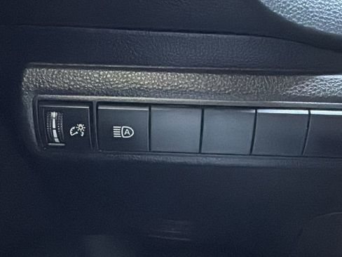 Used 2021 Toyota Corolla SE w/ Carpet Mat Package (TMS) FWD image 17