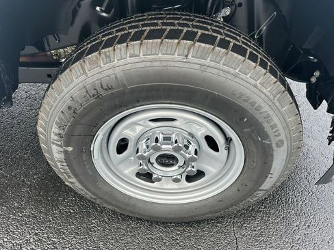 New 2026 Ford F250 XL w/ XL Chrome Package image 28