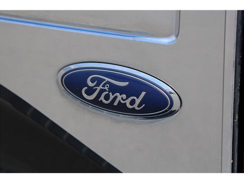 Used 2015 Ford F150 Platinum w/ Technology Package image 50