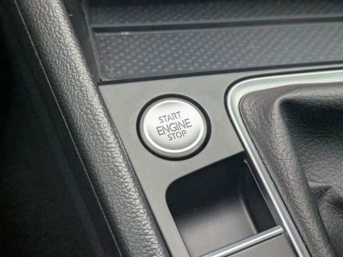 Certified 2025 Volkswagen Jetta SE FWD image 29