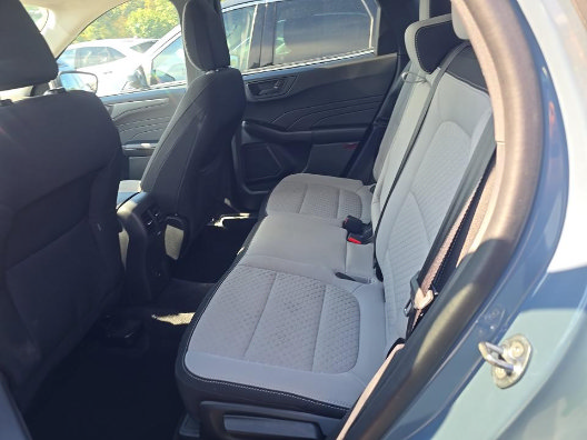 Used 2023 Ford Escape Active w/ Tech Pack #1 AWD/4WD image 9