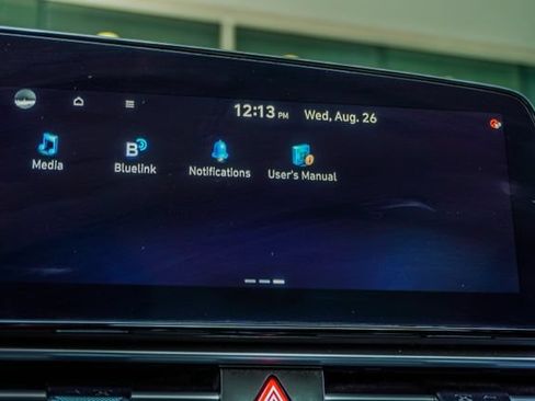 Used 2025 Hyundai Elantra Limited FWD image 29