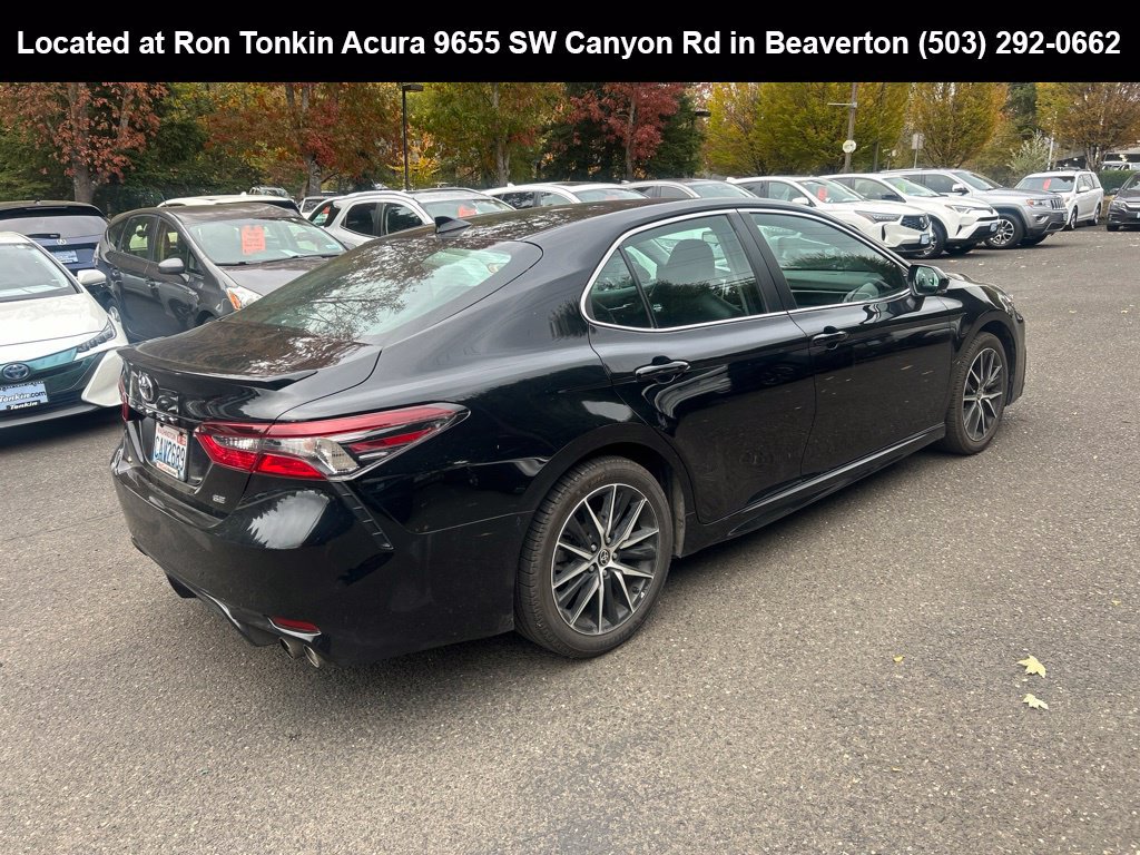 Used 2021 Toyota Camry SE w/ Cold Weather Package FWD image 4