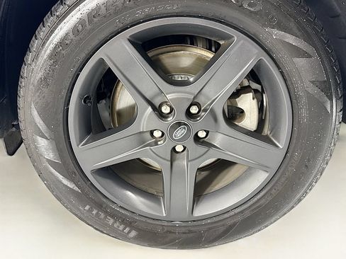 Used 2023 Land Rover Defender 130 X-Dynamic SE AWD/4WD image 32