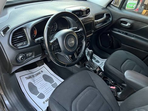 Used 2017 Jeep Renegade Altitude image 11