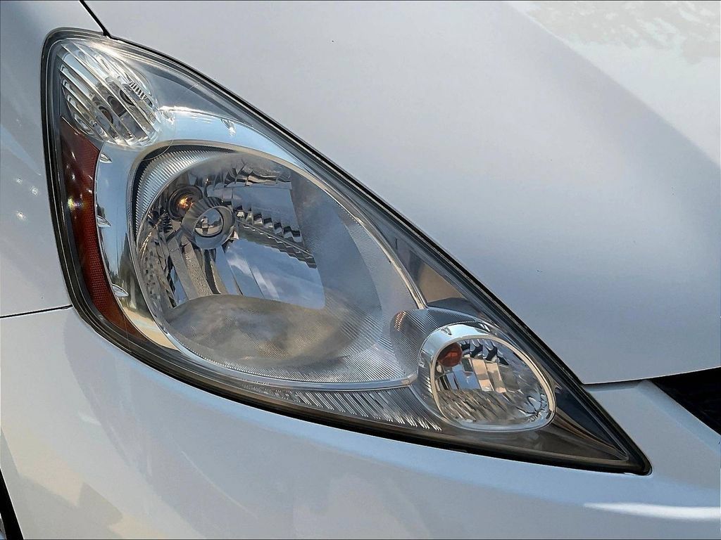 Used 2009 Honda Fit Sport image 28