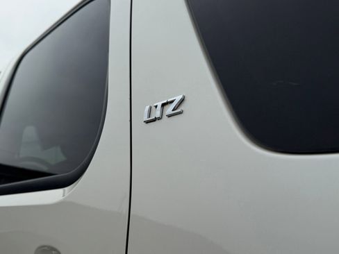 Used 2008 Chevrolet Tahoe LTZ w/ LTZ Preferred Equipment Group AWD/4WD image 5