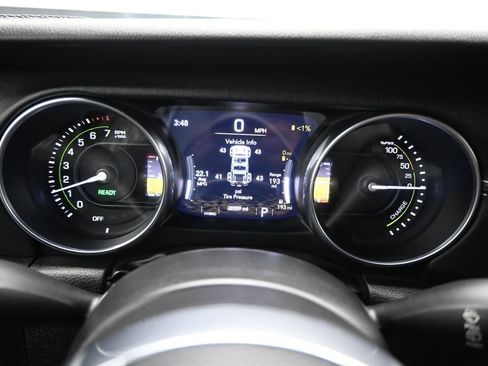 Used 2023 Jeep Wrangler Unlimited Sahara w/ Cold Weather Group AWD/4WD image 16
