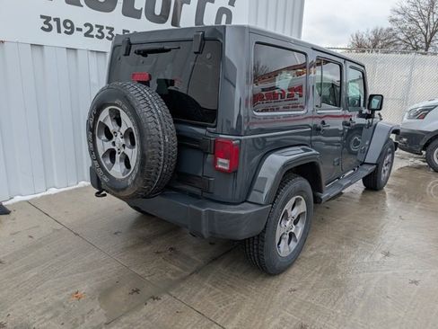 Used 2017 Jeep Wrangler Unlimited Sahara w/ Connectivity Group image 21