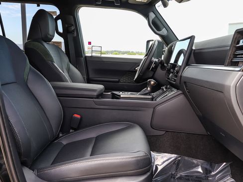 New 2026 Lexus GX 550 AWD/4WD image 17