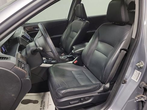 Used 2016 Honda Accord Touring image 13