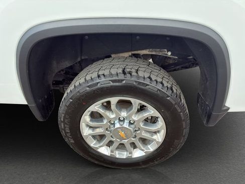Used 2025 Chevrolet Silverado 3500 LTZ AWD/4WD image 11
