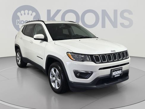 Used 2018 Jeep Compass Latitude w/ Popular Equipment Group AWD/4WD image 10